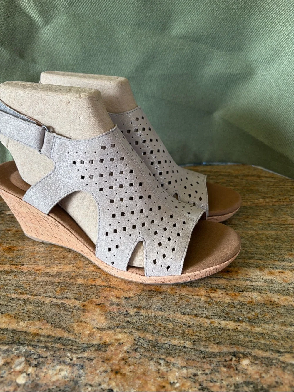 Rockport Women's Beige Suede Perforated Wedge Sandals Size 9.5